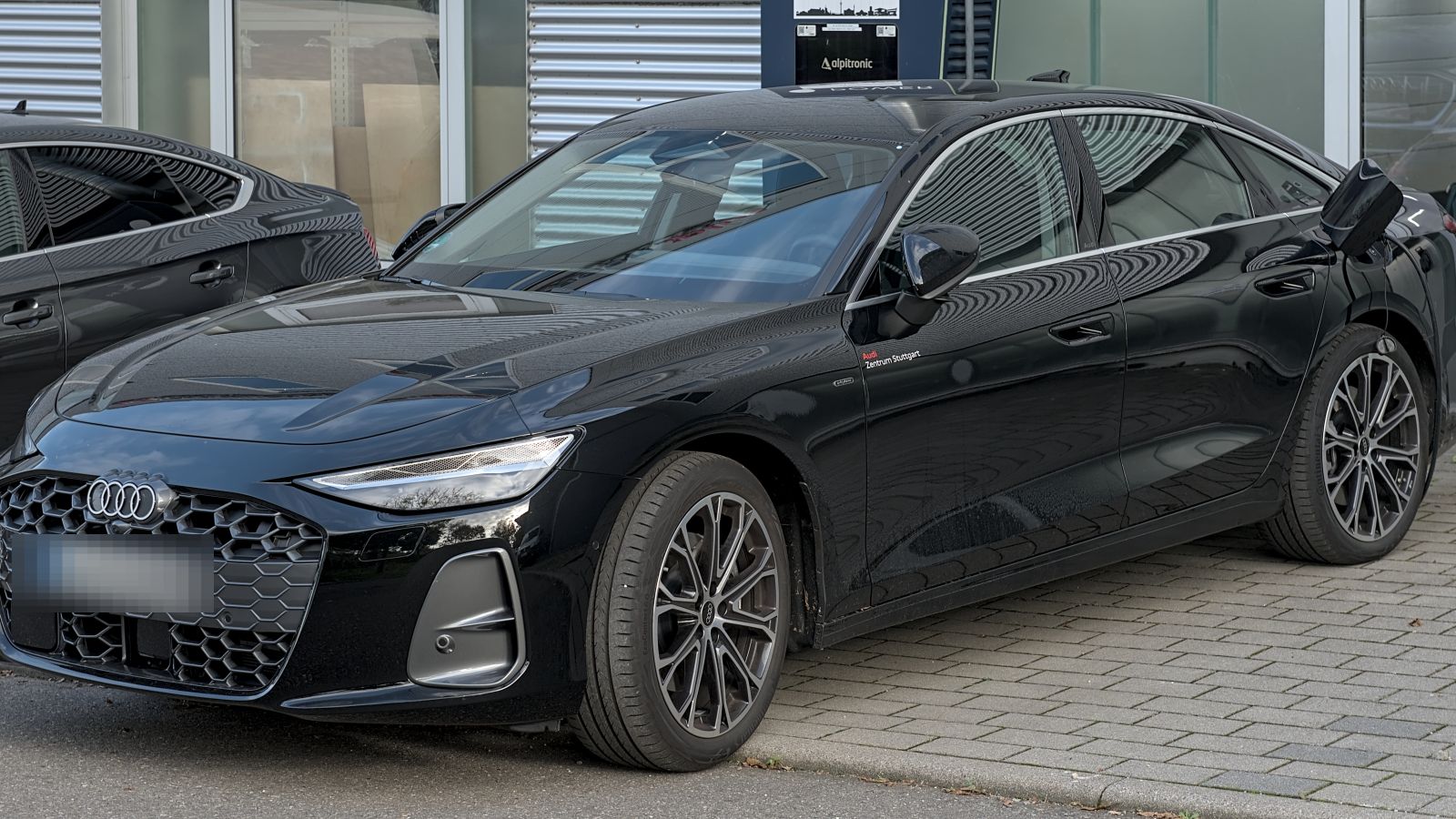Audi A6, Berline de luxe